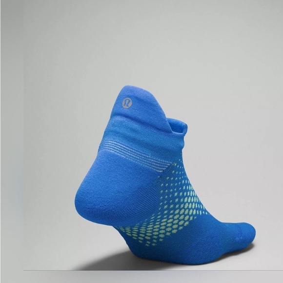 NWT Lululemon MacroPillow
Tab Running Sock Medium 
Cushioning No Stink Size XL - Picture 2 of 3